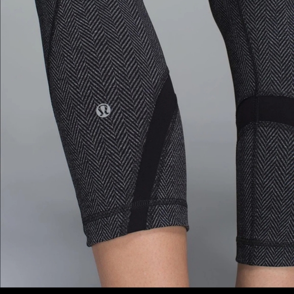 Lululemon Run Inspire crop II herringbone crop - Picture 2 of 7